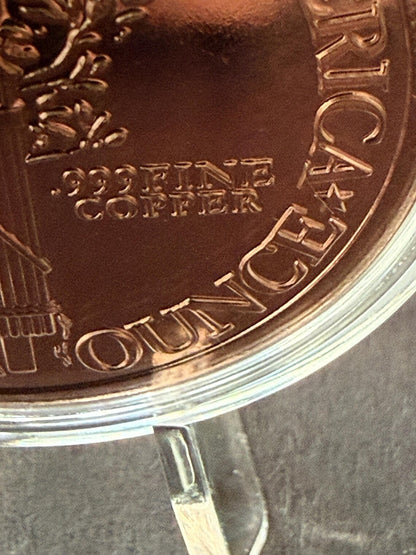 1 oz .999 Fine Copper Round Liberty Head w Case & Stand Collectible Coin