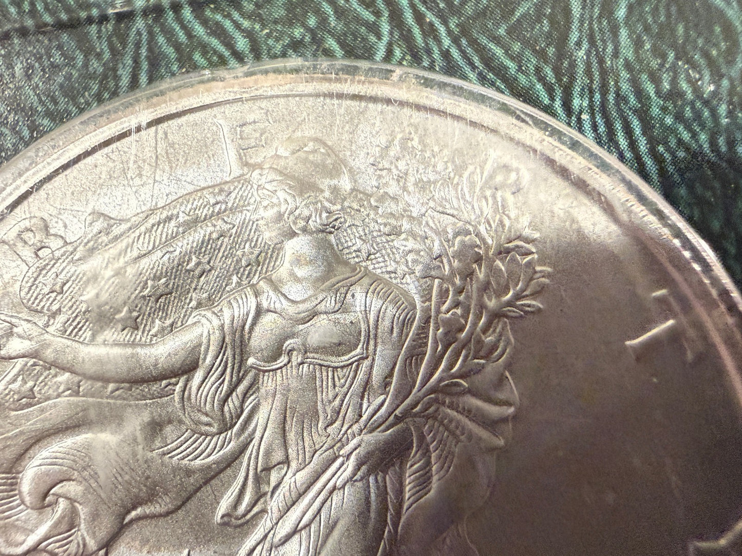 2004 American Silver Eagle 1 oz .999 Fine Silver $1 BU Uncirculated Coin