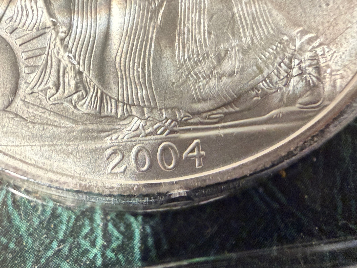 2004 American Silver Eagle 1 oz .999 Fine Silver $1 BU Uncirculated Coin