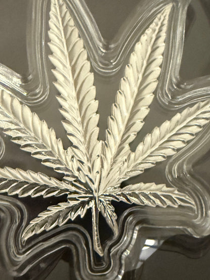420 Silver Cannabis Leaf Acrylic Display Set Captain’s Somewhere Art Piece