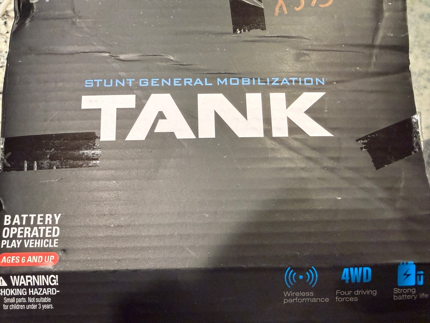 Tengcai 2.4GHz RC Stunt Tank 4WD Drift Car General Mobilization Toy