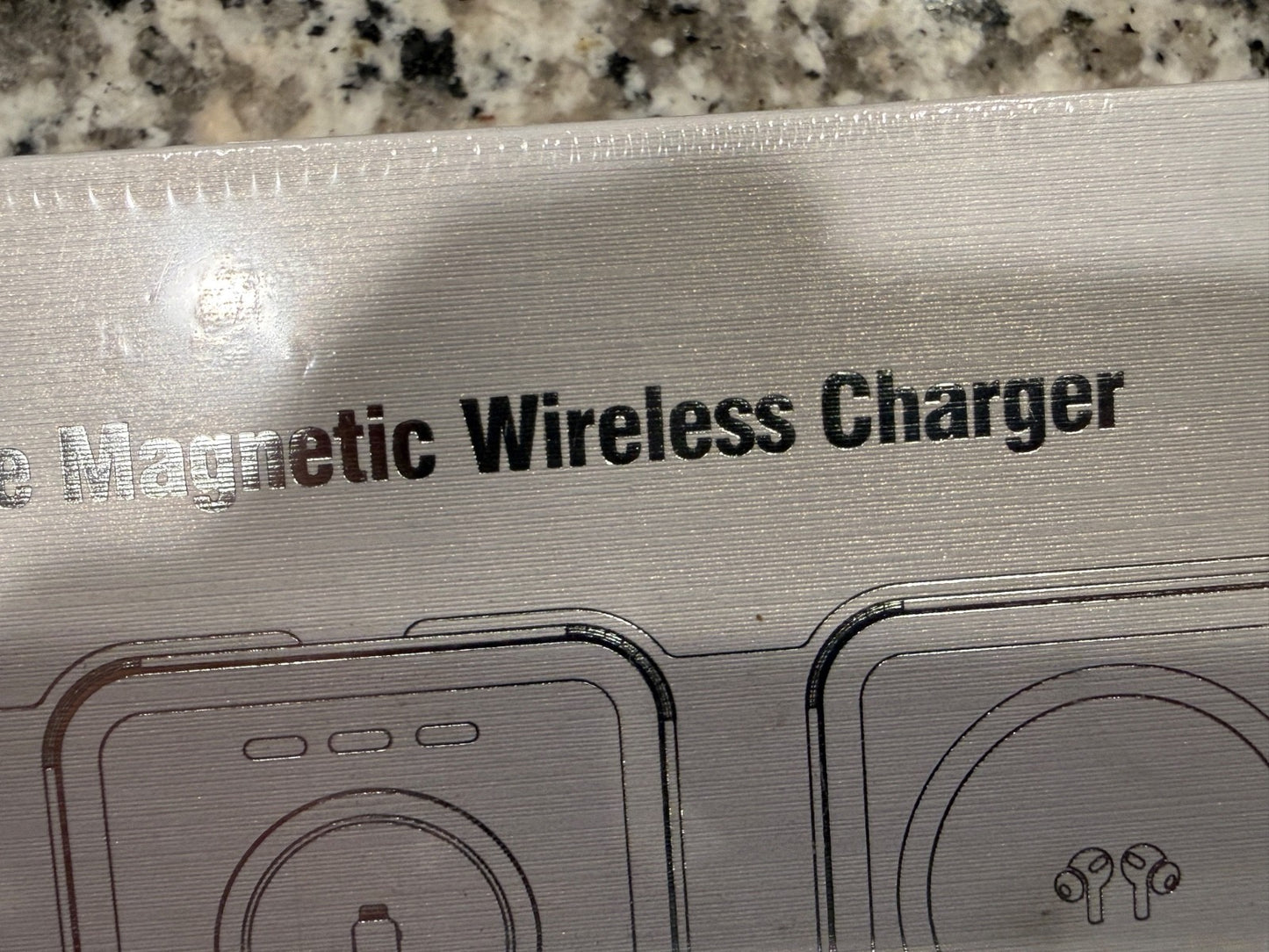 UCOMX Nano 3-in-1 Magnetic Wireless Charger Portable Fast Charging Black