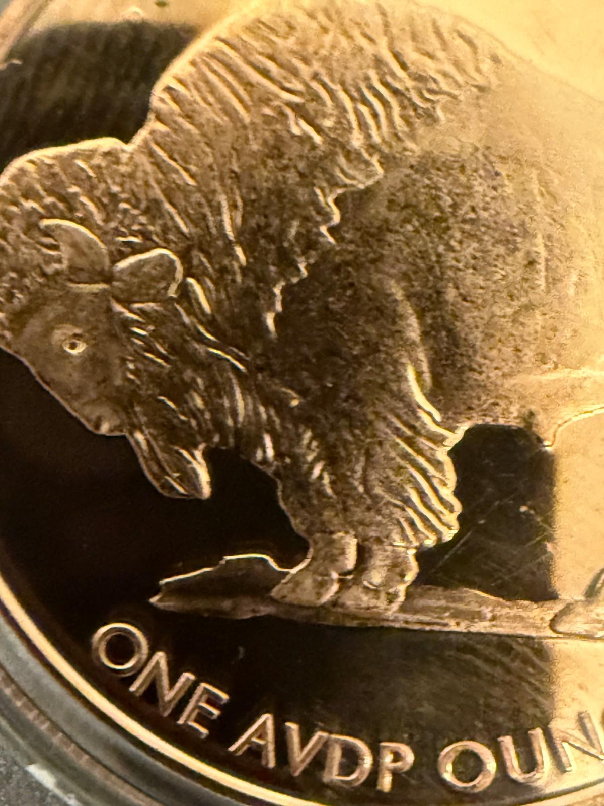 1 oz .999 Fine Copper Buffalo Round w/ Capsule & Display Stand