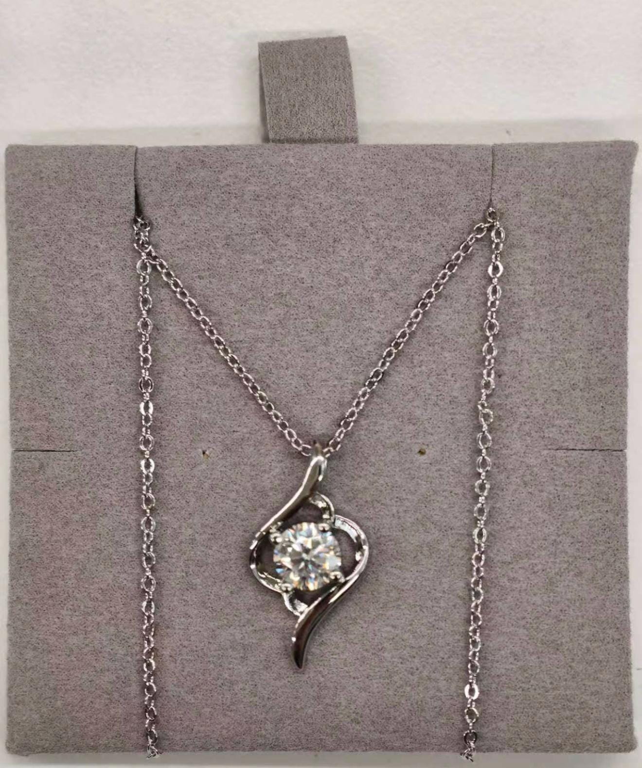 GRA Certified 1.0Ct D Color Moissanite Pendant Necklace Round Brilliant Solitaire
