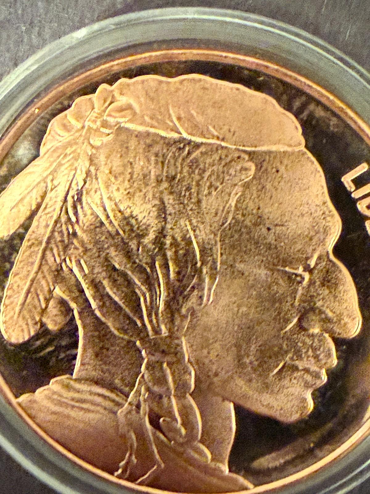 1 oz .999 Fine Copper Buffalo Round w/ Capsule & Display Stand
