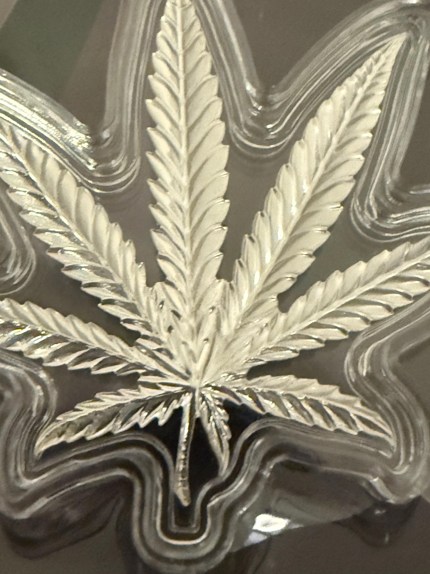 Silver Cannabis Leaf Acrylic Display Set 420 Somewhere Captain's Art Piece