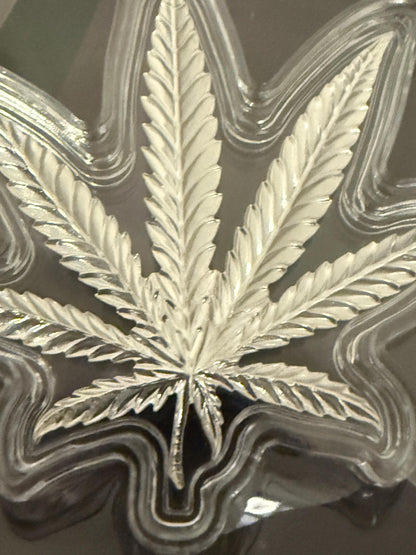 Silver Cannabis Leaf Acrylic Display Set 420 Somewhere Captain's Art Piece