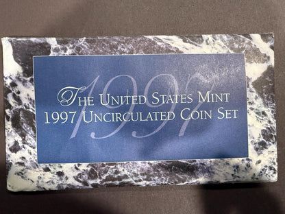 1997 US Mint Uncirculated Coin Set Sealed Original Government Packaging