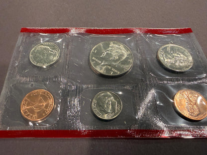 1997 US Mint Uncirculated Coin Set Sealed Original Government Packaging