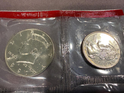 1997 US Mint Uncirculated Coin Set Sealed Original Government Packaging
