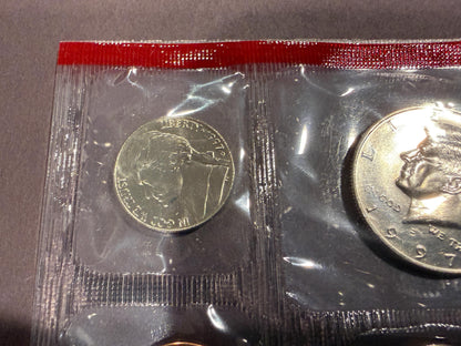 1997 US Mint Uncirculated Coin Set Sealed Original Government Packaging