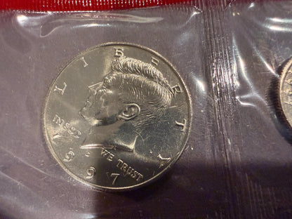 1997 US Mint Uncirculated Coin Set Sealed Original Government Packaging
