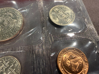 1997 US Mint Uncirculated Coin Set Sealed Original Government Packaging