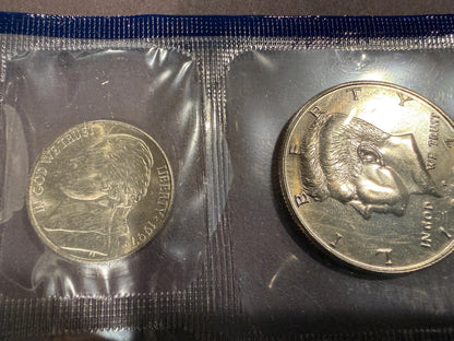 1997 US Mint Uncirculated Coin Set Sealed Original Government Packaging