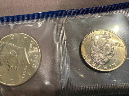 1997 US Mint Uncirculated Coin Set Sealed Original Government Packaging