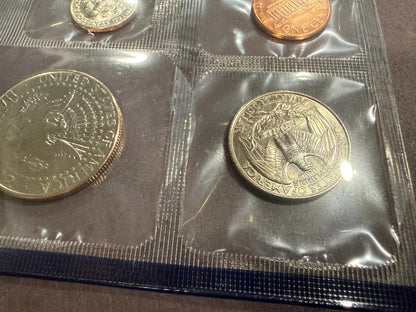1997 US Mint Uncirculated Coin Set Sealed Original Government Packaging