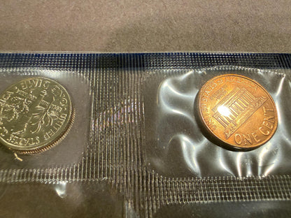 1997 US Mint Uncirculated Coin Set Sealed Original Government Packaging