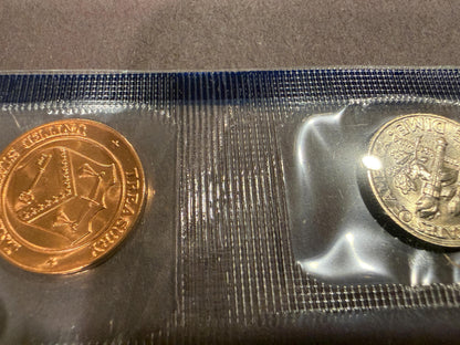 1997 US Mint Uncirculated Coin Set Sealed Original Government Packaging